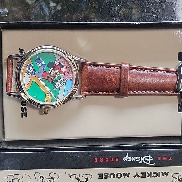 Vintage Disney ANIMATED Baseball Mickey Mouse Watch! Brand-New! htf! - Picture 3 of 4